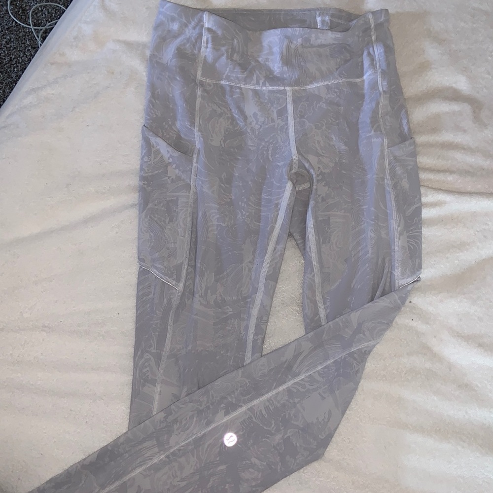 White pattern lulu lemon leggings